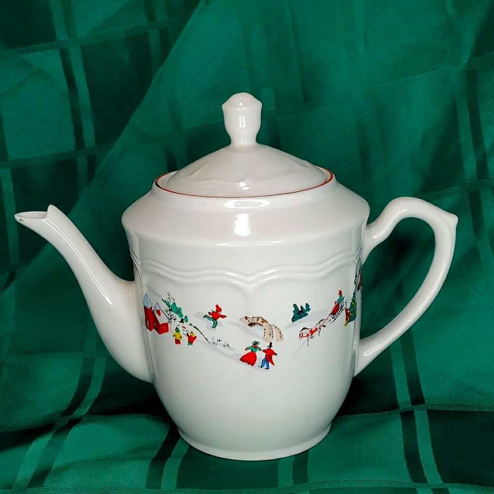 90s Farberware White Christmas Tea Coffee Pot